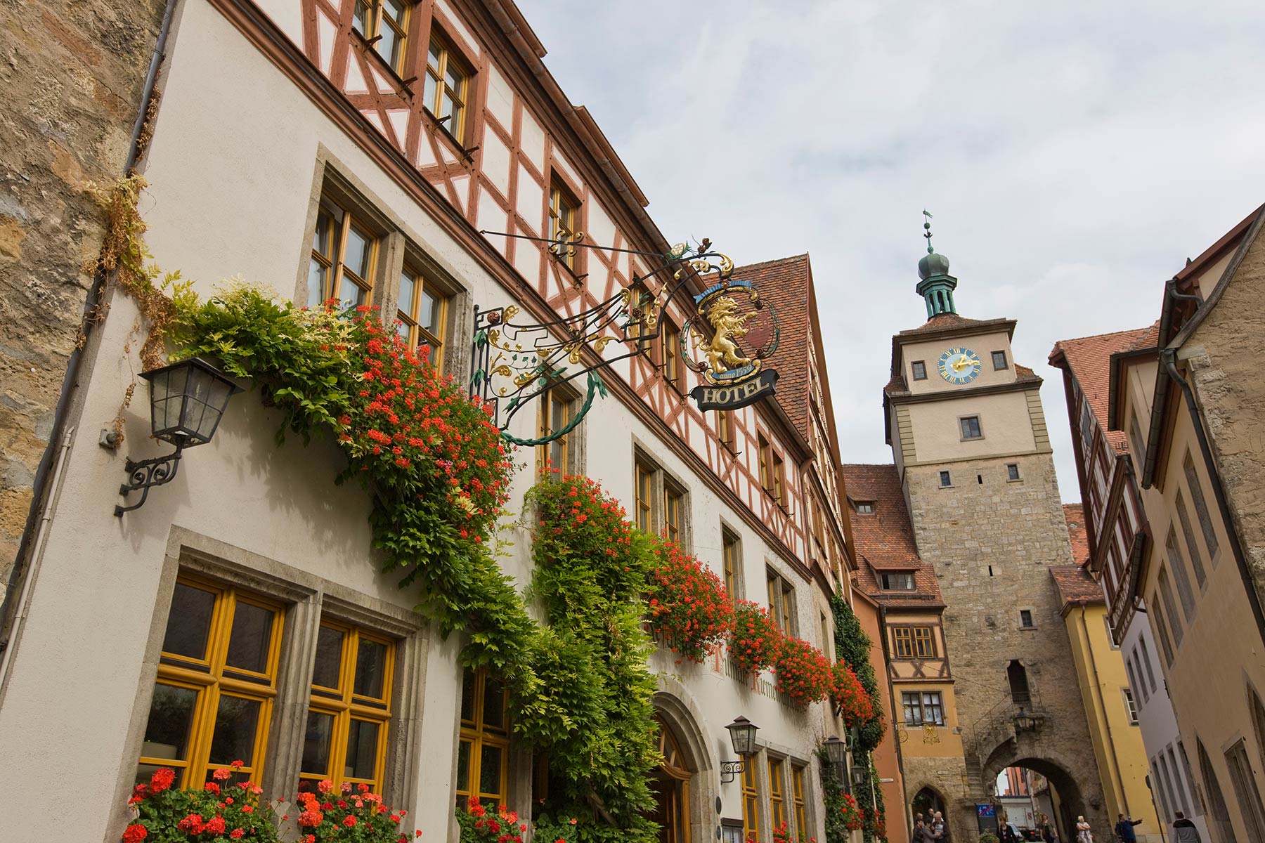 Ferienhof-Busch-Ausfluege-Umgebung-Franken-white-tower-rothenburg-ob-der-tauber-bavaria-ge-2026-01-11-09-41-49-utc